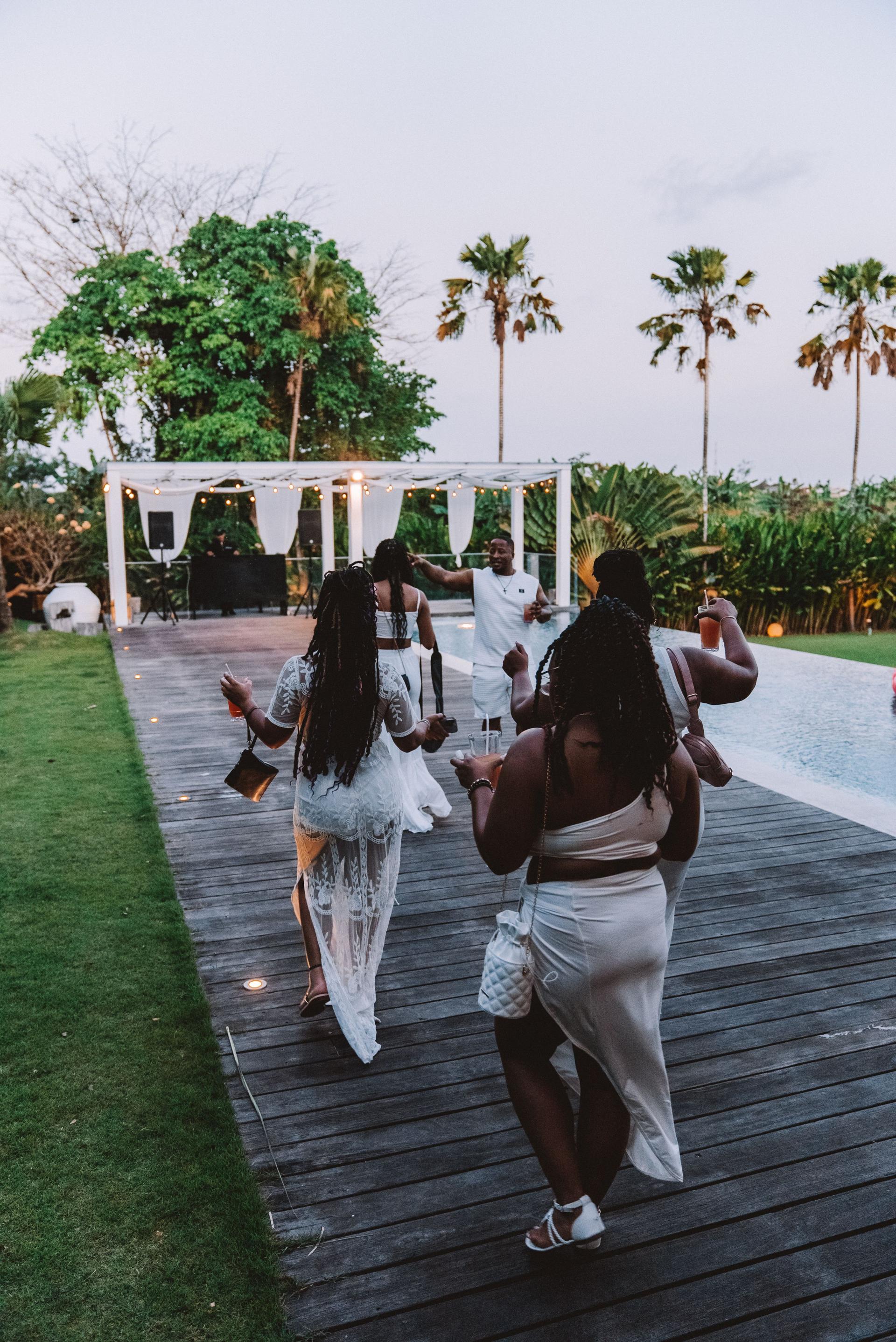Luxè Villa Welcome Party
